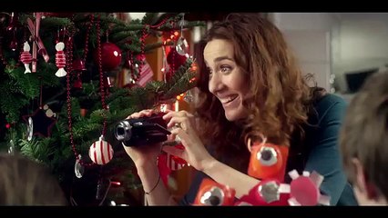 Win-win.com pour Kia - voiture Kia Carens Toys'R Us , "Un drôle de Noël, www.undroledenoel.fr" - décembre 2013 - ouverture cadeaux
