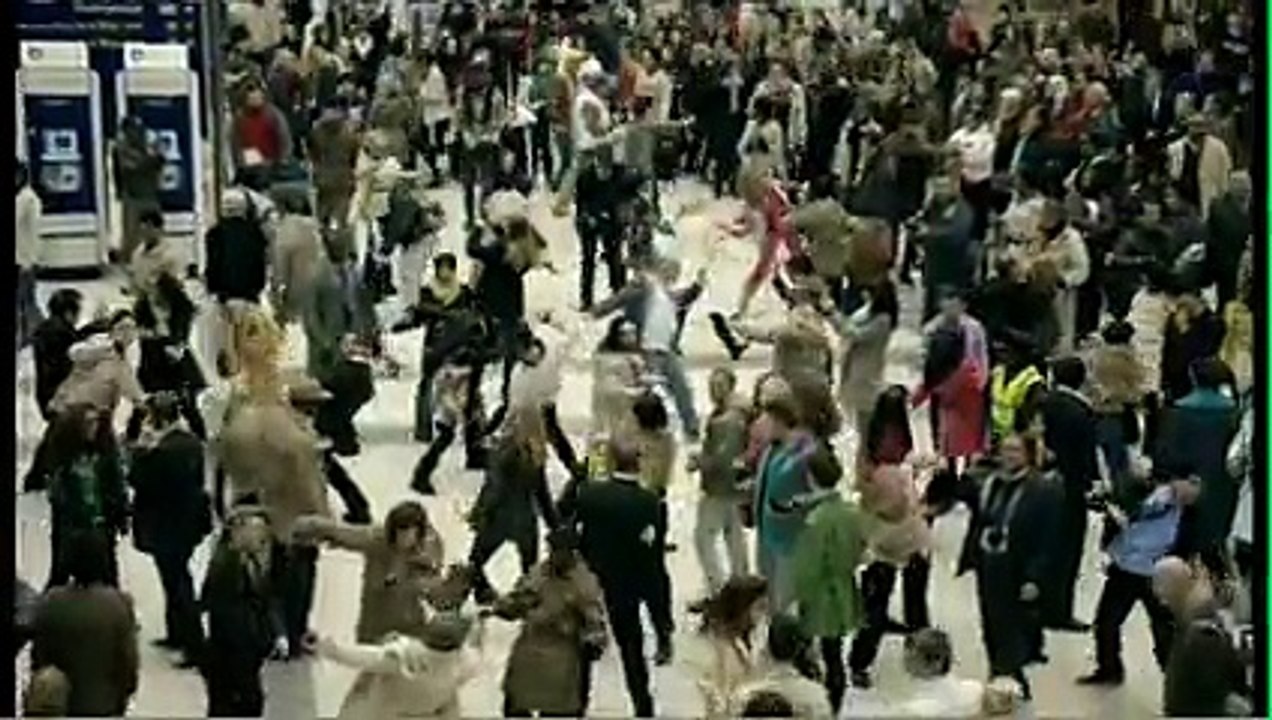 T-Mobile - téléphonie - janvier 2009 - "Life's for sharing", Dance at Liverpool Station (version longue)