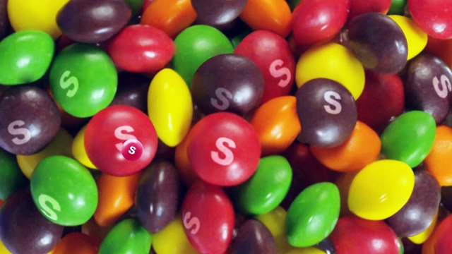 Skittles - bonbons, Skittles Touch - mars 2011 - Skittles girl