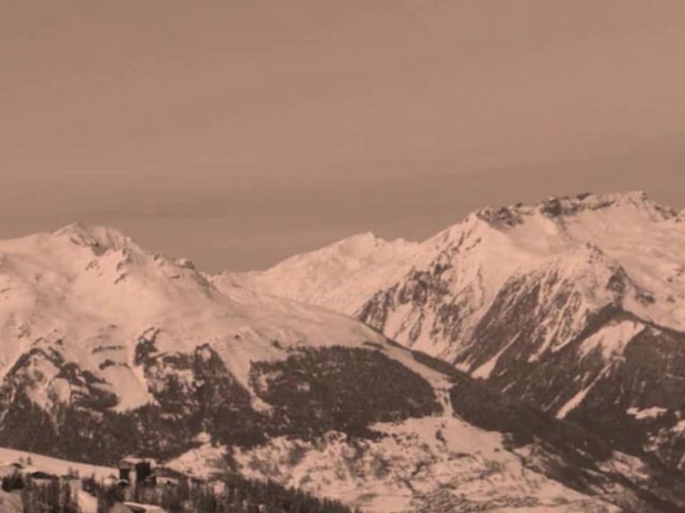 Vacances sur les grands domaines des Alpes : La montagne est Magique Un paradis enneigé