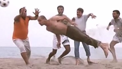 Tre uomini e una gamba: errori e discrepanze nel film