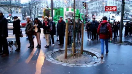 Charlie Hebdo : queues inédites devant les kiosques
