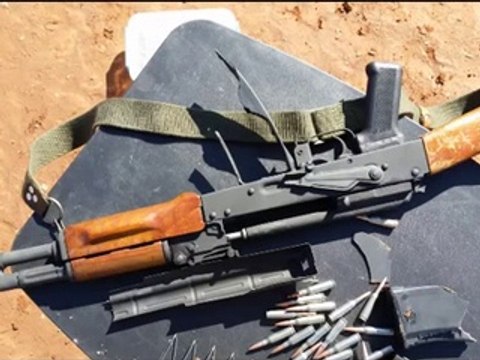 Explosion d'un fusil AK-47
