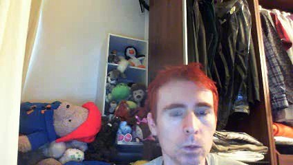 Wiwi égratigne "elle attend" de Demis Roussos