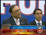 Zardari distributes cheques among heirs of police martyrs