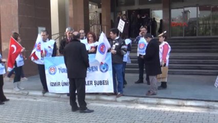 İzmir Hemşirelerden Maskeli Basın Açıklaması