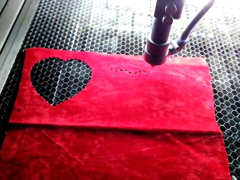 High speed laser cutting machine, high speed laser cutting paper,leather,cloth.