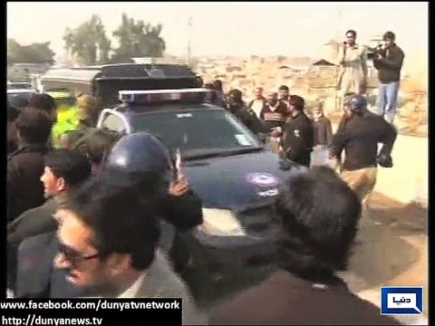 Dunya News - Imran Khan uses govt protocol after having denounced VIP culture