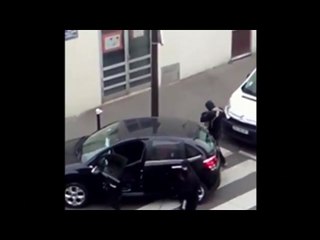 Download Video: Charlie Hebdo : nouvelles images de la fuite des frères Kouachi