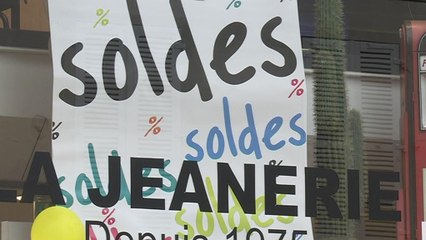 Attentats: les Français n'ont pas la tête aux soldes