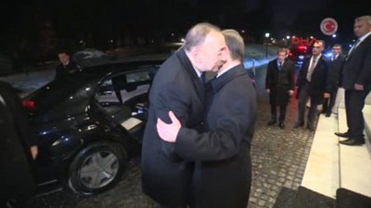 Başbakan Davutoğlu, Azerbaycan Cumhurbaşkanı İlham Aliyev ile Görüştü