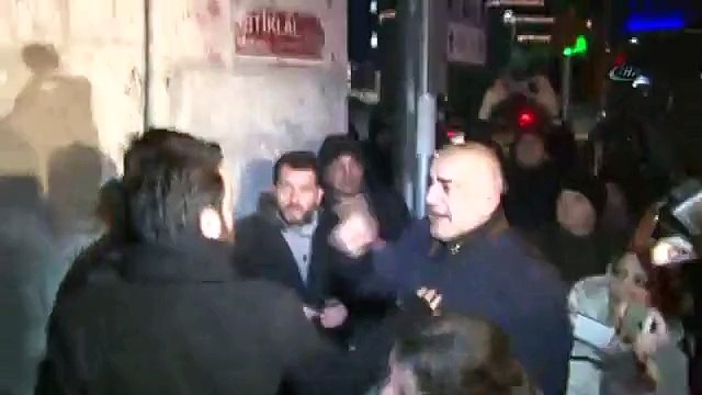 Cumhuriyet gazetesine yürümek istediler !