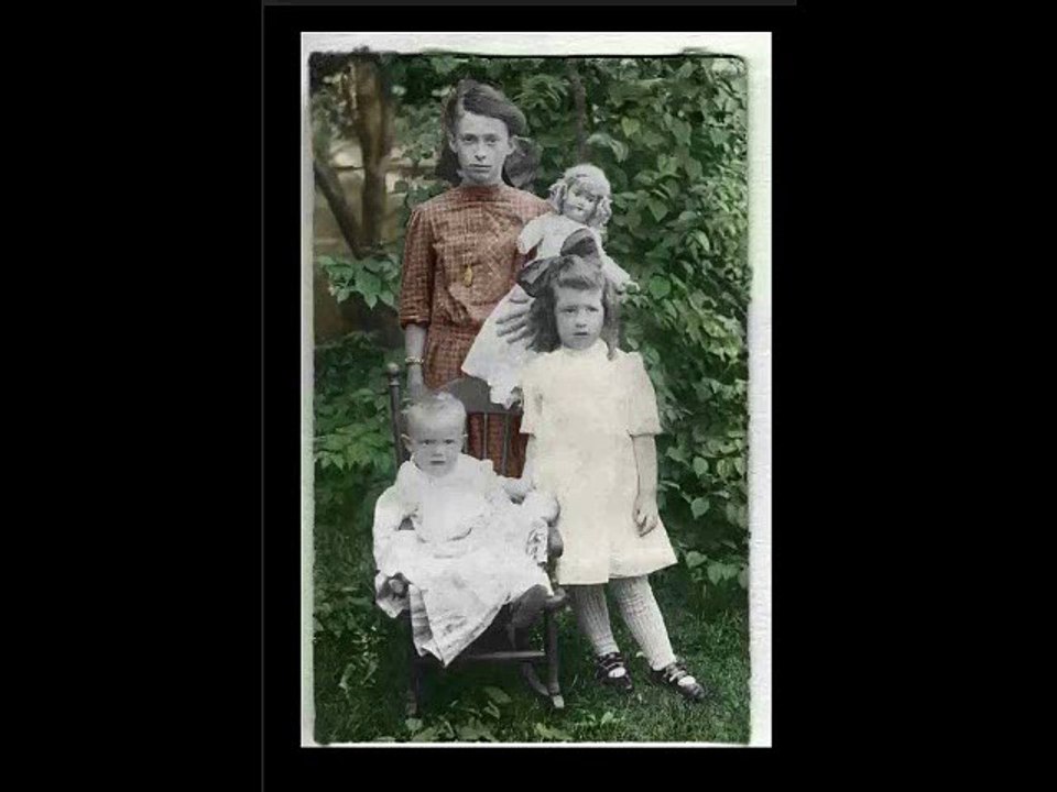 Restoration and colorisation of a creased  photograph