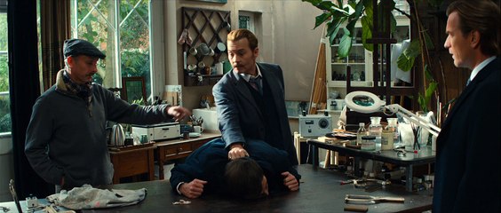 Johnny Depp is 'Larger Than Life' in MORTDECAI (Featurette)