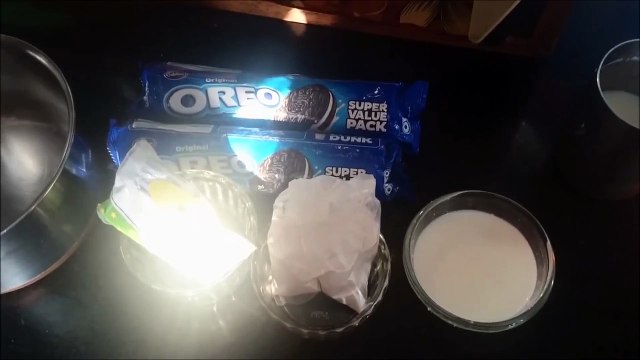 How to Bake a cake from Oreo biscuits with Philips Airfryer by Healthy Kadai