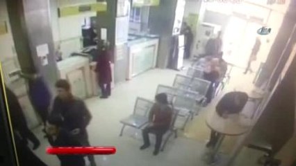 Bir Kadının Yere Düşürdüğü Parayı Alan Çocuk Yakalandı