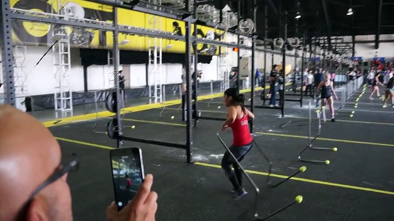 Chutes en série lors d'une épreuve de crossfit