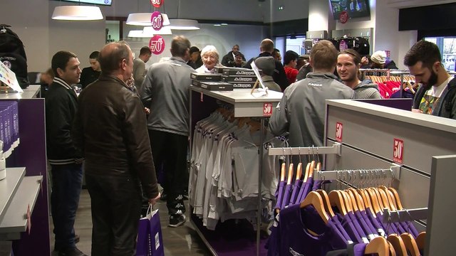 Abonnés et joueurs ensemble au TFC