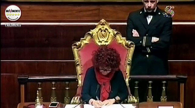 Morra (M5S): Solidarietà ai cittadini con l'elmetto di Capo Colonna - MoVimento 5 Stelle