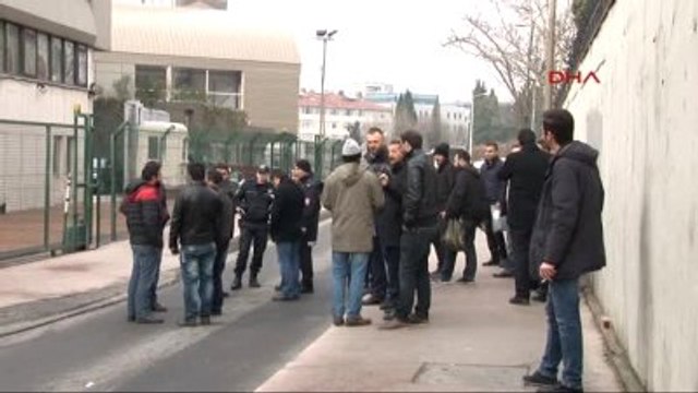 Cumhuriyet Gazetesi Önündeki Önlemler Sürüyor