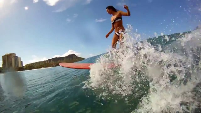 Kelia Moniz - Les Surfeuses de PlayBoy