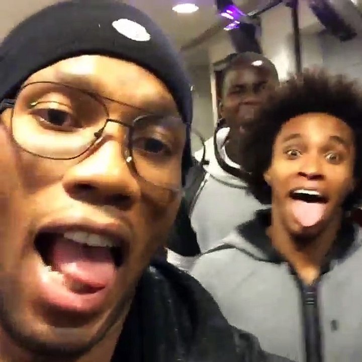 Didier Drogba'nın minik hayranlarını ziyaretindeki tepkisi