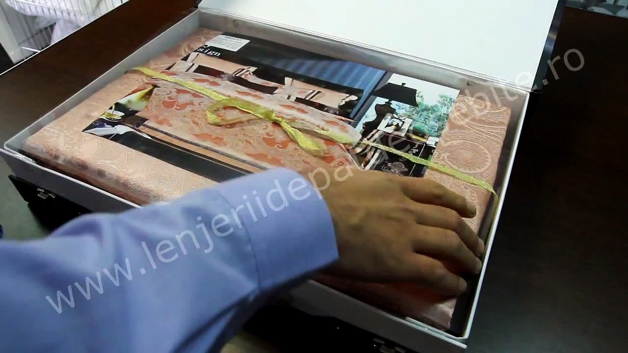 Lenjerie pat lux roz intens jacquard Casa New Concept 880027