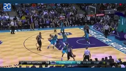 Tony Parker - 90 kg fait valdinguer Hairston -120 kg