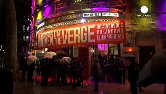 Женщина на грани нервного срыва - на сцене в Лондоне