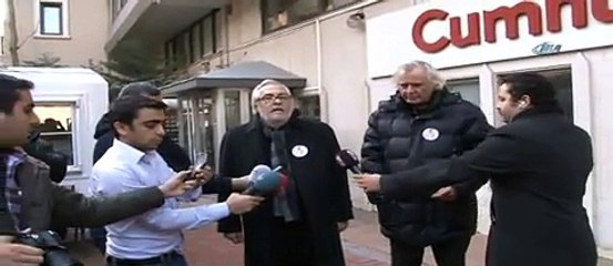 Onlar da karikatürcü Cumhuriyet’in yanında