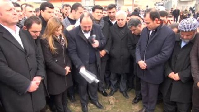 Cizre- 12 Yaşında Öldürülen Nihat'ın Öldüğü Yere Giden Sivil Toplum Örgütleri Açıklama Yaptı -2