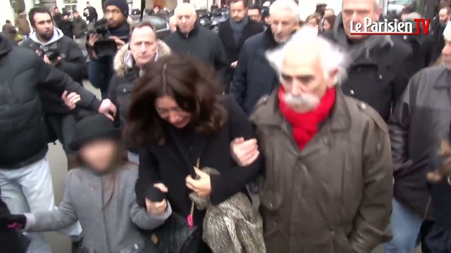 Wolinski : l'émotion des proches au cimetière du Père-Lachaise