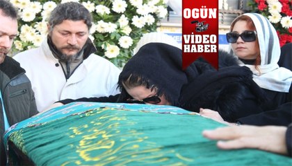 Zahide Yetiş, annesine böyle veda etti..