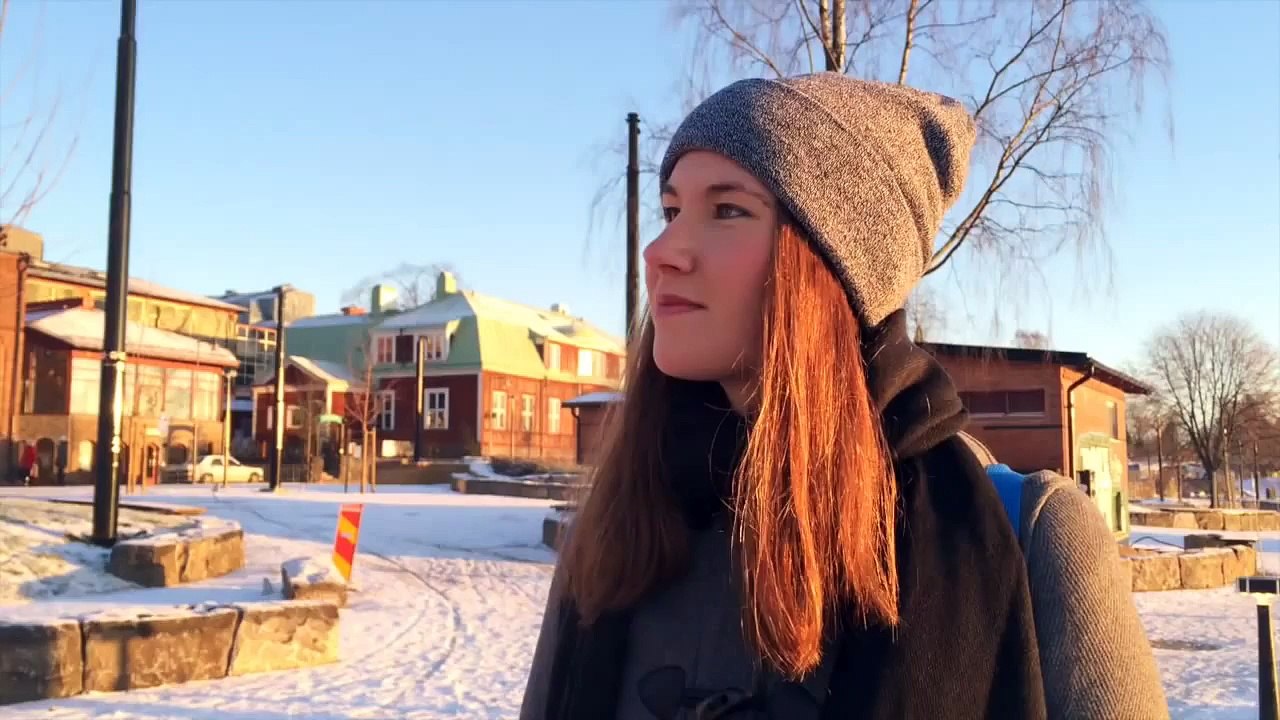 Ce son très bizarre veut dire OUI en suédois.. wwwuuuut