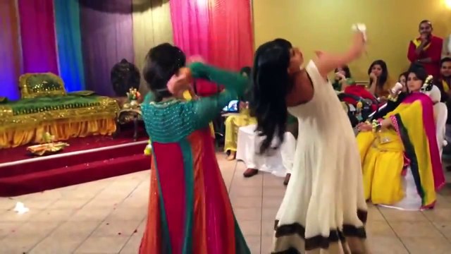 Marias Mehendi Dance New hot Pakistani desi shaadi 2013 2014