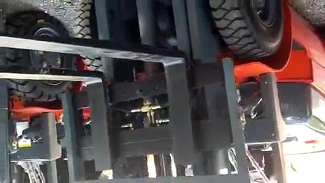 Xe nâng HELI - Bộ công tác Chui cont - dịch càng (side shift)