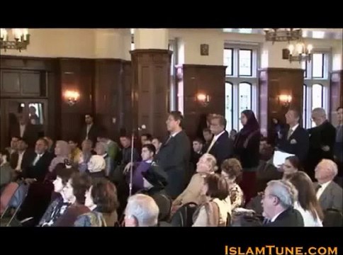 Taking up Arms by individuals or groups allowed? Dr.Tahir ul Qadri