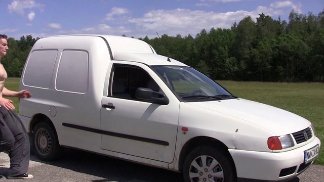 Some seriously awesome window jumps : crazy Freerunning and parkour skills!