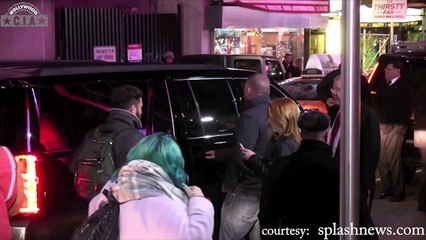Iggy Azalea Gets Booed By Fans & Papz – How She Replies Back Is Priceless (#FFF)