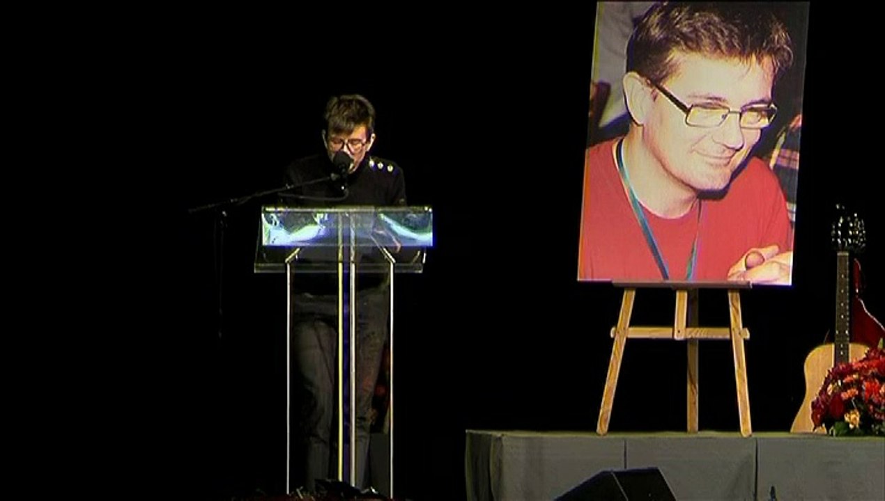 Luz imagine les dessins de Charb, son "copain de beuverie, copain de connerie"