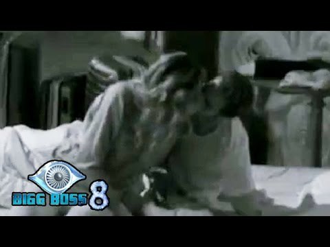 Upen Patel & Karishma Tanna Gets ROMANTIC In Night | Bigg Boss 8