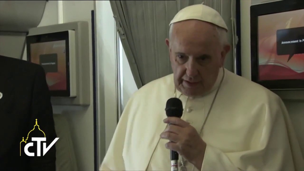Cuộc họp báo của Đức Thánh Cha trên chuyến bay Colombo - Manila
