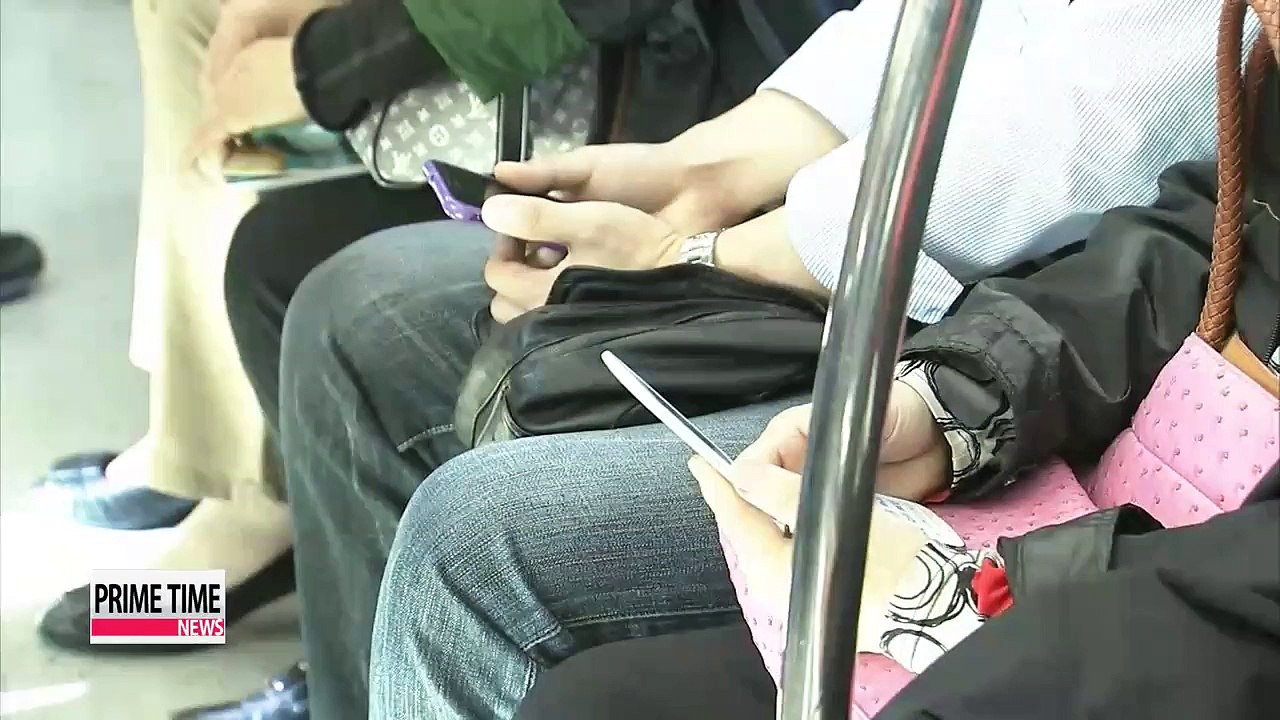 Too much time on social networking services could lead to depression, experts say