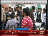 Karachi: Religious parties pick quarrel outside press club