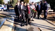 Duygun Yarsuvat, Sırp Taraftar İvkoviç'in Mezarını Ziyaret Etti