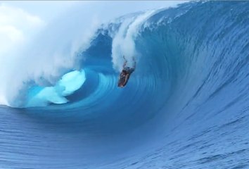 Crazy Bodyboard wipeout at Teahupoo