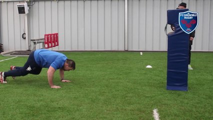 Séance de travail sous la halle sportive