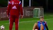 Em treino do Bayern de Munique, Mc Schweinsteiger comanda as rimas