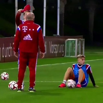 Em treino do Bayern de Munique, Mc Schweinsteiger comanda as rimas