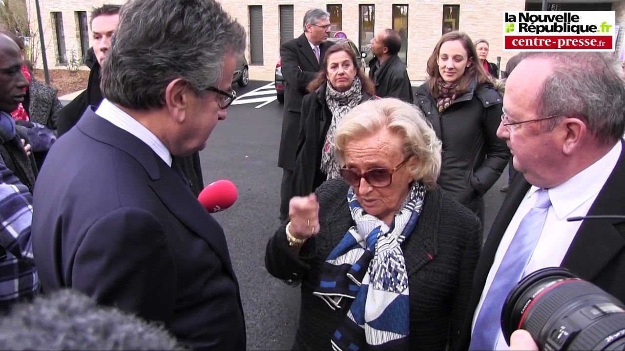 VIDEO. Echange au CHU de Poitiers entre Bernadette Chirac et Alain Claeys à propos de la LGV Poitiers Limoges